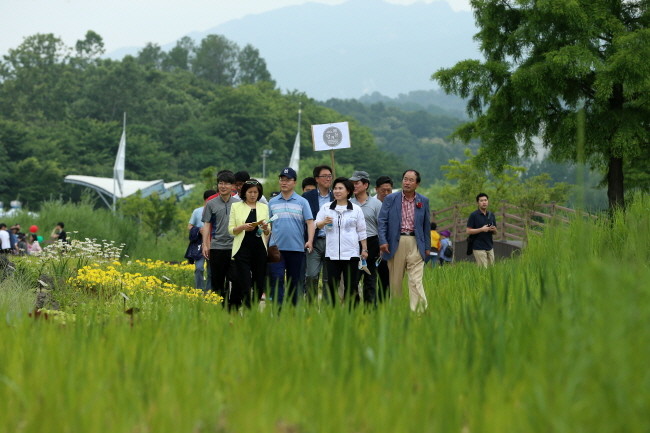 서초구, 양재천 온 가족이 직접 보고 느끼는 환경걷기한마당 개최
