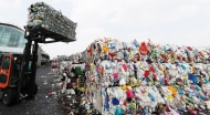 내년부터 폐플라스틱·폐지 수입 금지…폐기물 수입 제한 나선다