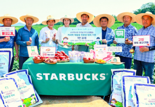 스타벅스, 친환경 커피 퇴비 기부  누적 5,500톤 돌파
