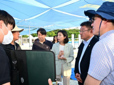 최호정 의장, 폭염 속 이용객 급증…잠원한강공원 수영장 현장 점검