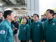 김용호 시의원,‘잠수교 전면 보행화 사업’현장 점검, 침수 대비 안전대책 및 보행 접근성 개선 주문