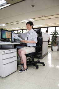 서울도시철도, 끈적한 무더위 반바지 근무로 에너지 절약