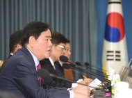 ‘초이노믹스’ 17개월 평가 ‘갑론을박’