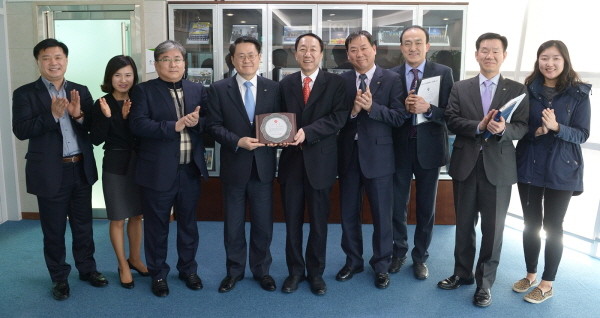 aT 김재수 사장, 광주광역시로부터 표창패 수상
