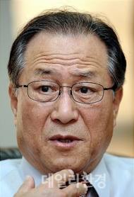 “정세현 전 통일부장관, 사드배치 반대 철회해야”