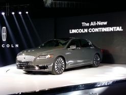 14年만에 왕의귀환... 올-뉴 링컨 컨티넨탈 현 시장을 극복할까?