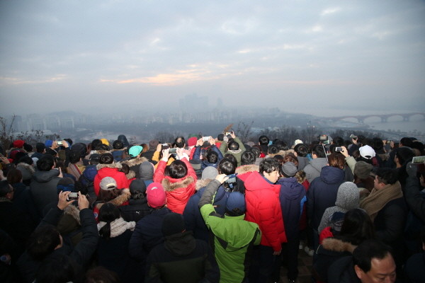 마포구, 상암동 하늘공원서 ‘2017 해맞이 행사’ 개최