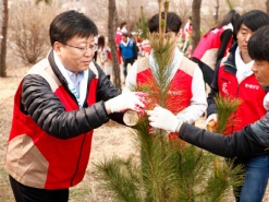 롯데닷컴, 남산 숲 환경가꾸기 행사