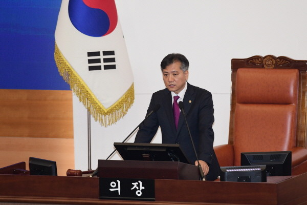서울특별시의회 의장에 신원철 의원 당선