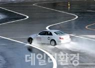한여름 뜨거워진 아스팔트에 타이어 펑~