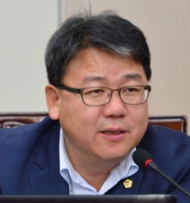 홍성룡 의원, 버스정류장 불법 광고물  대책 요구
