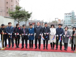 마포구청장, 경의선숲길 공원연결로 준공 및 제막식 참여