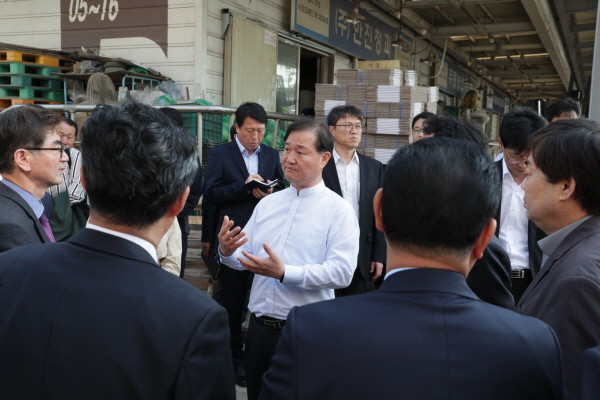 서울시의회(기획경제위원회), 강서농산물도매시장 현장 방문