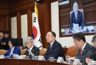 홍남기 "바이오산업 혁신·규제 개혁 총력"