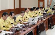 문 대통령 "최악 상황 대비 경제충격 대비"