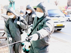 김종회의원 ‘가족방역봉사단’구성...  코로나 차단위해 직접 방역