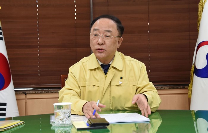 정부 "55만개+α 일자리 공급...3차 추경안 조속 마련"