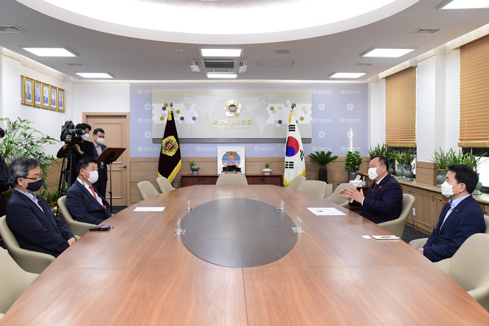 서울시의회, ㈜한국테크놀로지와 협력해코로나 방역취약계층에 자외선 살균기 200대 지원