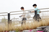 SK 종합화학 , ‘지구도 지키고 한국도 지키는 ’ 친환경 플로깅 진행