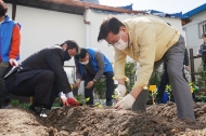 동대문구청장, 마을환경쉼터텃밭 파종행사