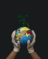 인간 생존과 직결된 ‘기후위기’…탄소 배출 저감위한 업계의 ESG 경영 활동 방침 박차