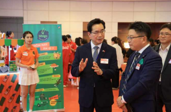 정황근 농식품부 장관, 베트남 케이푸드(K-Food) 현장 홍보