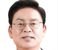 정우택, “주차장 출입구 막는 차량 견인 가능케 해 교통방해·재난 시 피해 가중 막는다”...도로교통법. 대표 발의