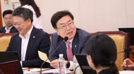 인국공 비상임이사, 국민혈세 8490만원 받고 선거운동 中 ?