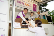 이필형 구청장이 직접 커피 ‧ 샌드위치 나눠주며 직원 격려