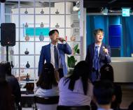 [ESG문화산책] 사회변화를 꿈꾸는 김경현, 황원주 ... 매월 팬들에게 소소한 행복을 전하고자 ‘월급날’ 공연 개최