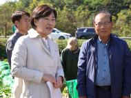 [포토]송미령 장관, 10월 중·하순 배추 주산지 단양군 출하 동향 점검