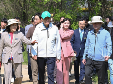 박춘선 시의원, 15년 숙원사업 '암사초록길' 개통식 참석... 새로운 생태문화 공간 눈길 사로잡아