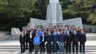 전재수 위원장, 바다의 날 맞아 순직선원위령탑 참배