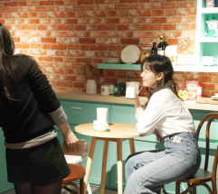 스타벅스, ‘프렌즈’ 효과 톡톡...스토리로 추억과 트렌드 다 잡았다