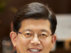 빈대인 BNK 회장 연임 급브레이크...이재명 대통령 ' 부패한 이너서클' 지목 후 금감원 칼 겨눠