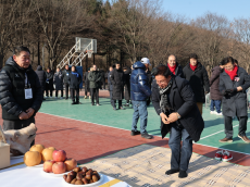 [포토] 한파도 막지 못한 축구 사랑! 박강수 마포구청장, 마포 축구 가족 응원