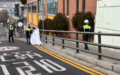 용산구, 개학기 맞아 초등학교 주변 불법광고물 일제 환경정비