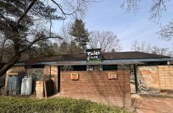  제4편, 한국을 찾은 해외관광객들에게 발생한 웃지 못할 화장실 헤프닝 ... 춘천시 남이섬 야외 남녀 화장실 표기의 오해