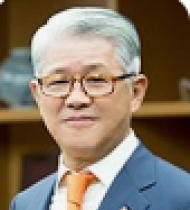 최신원 SK네트웍스 전 회장 복직 후 ‘명예회장' 직  재계 '눈길'