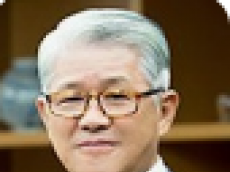 사면 1년도 안 돼…최신원 ‘명예회장 복귀’에 책임경영 역행 논란