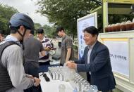 폭염에 멈춰선 경마…한국마사회, '사람과 말' 모두 지키는 안전환경경영 시험대