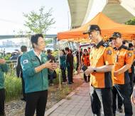 [포토] 불꽃축제 ‘인파 밀집’ 현장 찾은 용산구… 매년 반복되는 위험, 근본적 관리대책 강화돼야