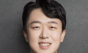 신라면 들고 웨딩사진…농심 3세 신상열, 상징 조작에 나섰다.