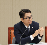 용산구 ‘명사 특강’ 고액 강사료 논란…1시간 800만원, 기준 없는 혈세 집행