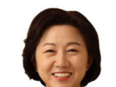 이마트 제친 지역농협 하나로마트… “대도시 진출 가로막는 규제 빗장 풀어야”