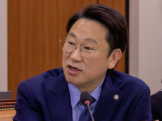돈 남아도는데 못 받는 한부모, 쫓아가도 못 걷는 당국… 겉도는 ‘양육비 선지급’